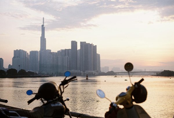 Comment organiser une expédition de kayak de mer autour des îles Lofoten, Norvège : équipements et conseils ?